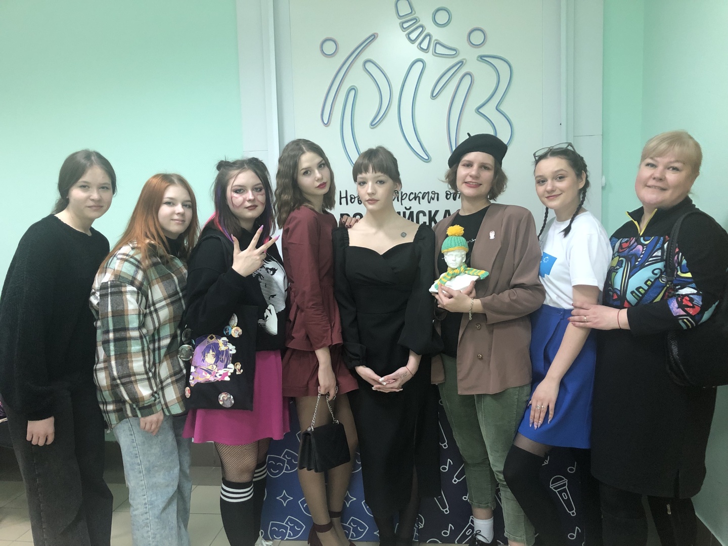 Команда КВН НКПИ Бигуди.jpg