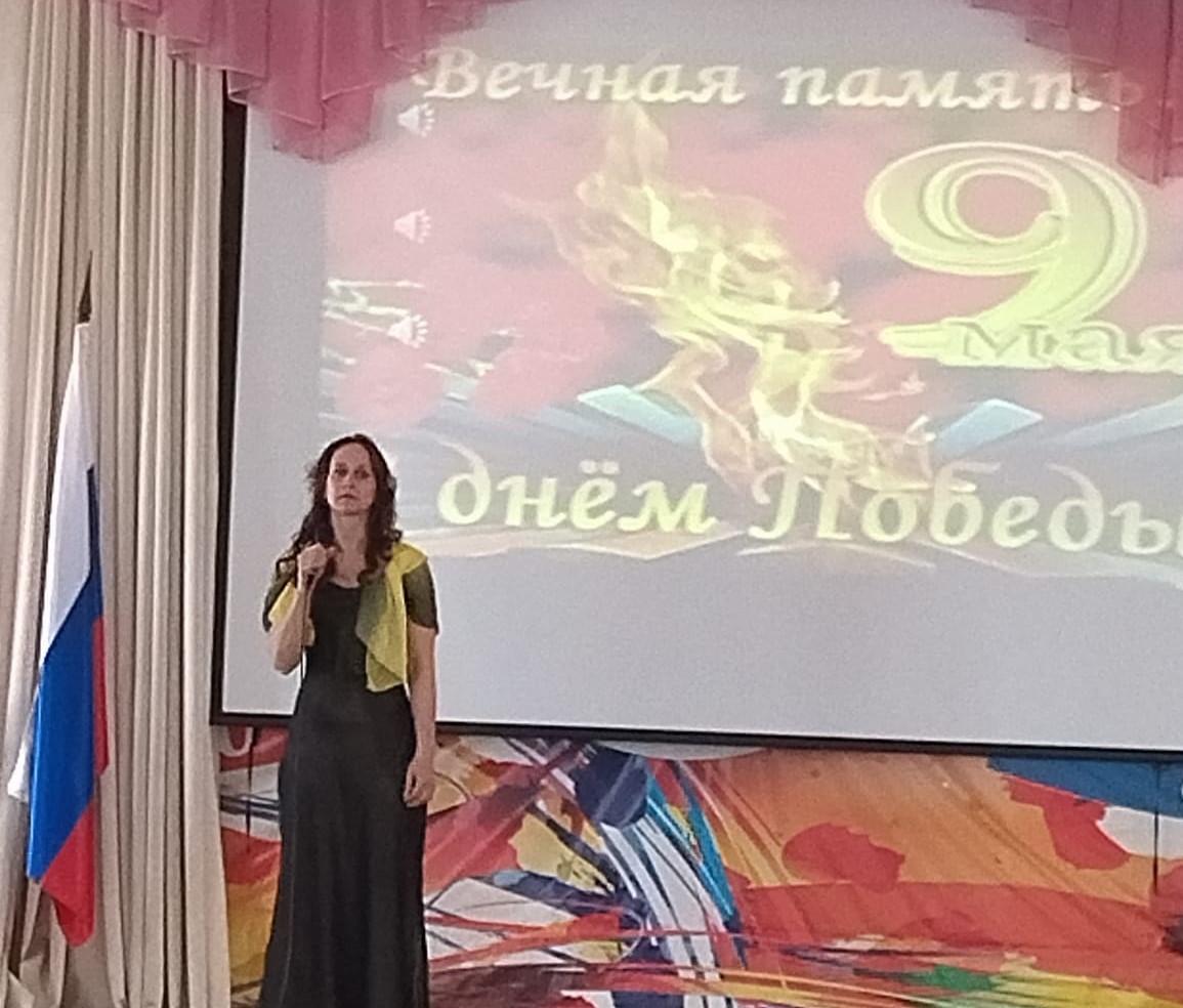 Бурутина Екатерина иссполняет песню Как ты служишь, солдат.jpg